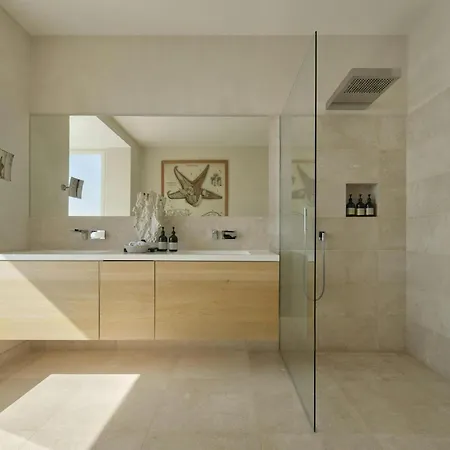 In Tranquil Hillside Location