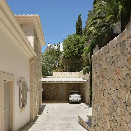 In Tranquil Hillside Location Villa Andratx
