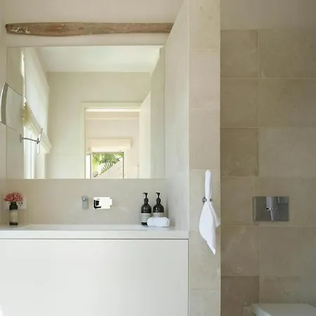 In Tranquil Hillside Location *