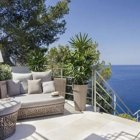 In Tranquil Hillside Location Villa
