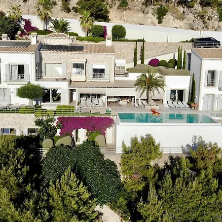 In Tranquil Hillside Location Willa *